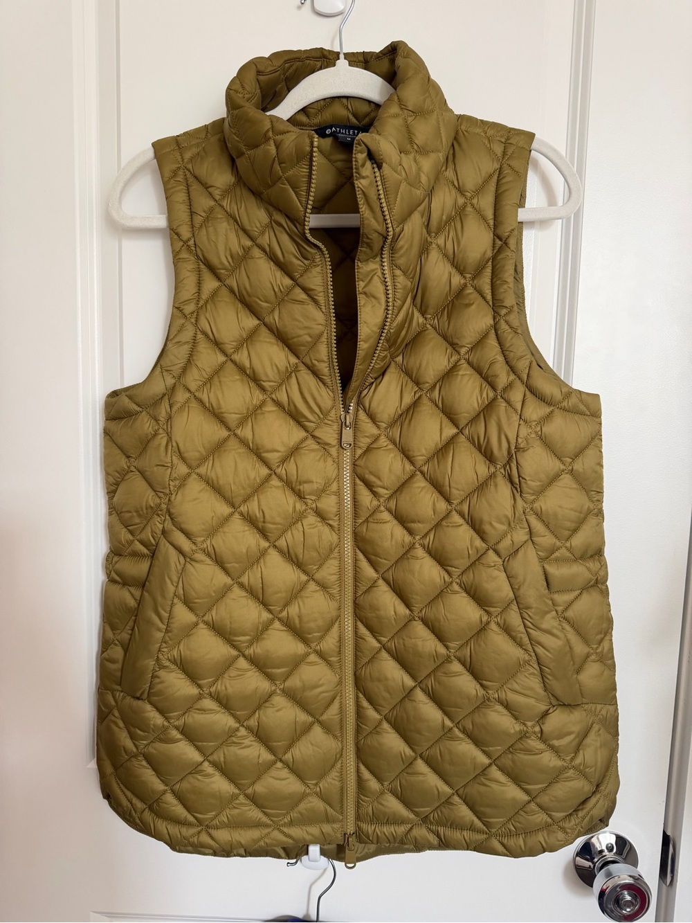 Athleta Quilted Olive Green Puffer Vest - Medium